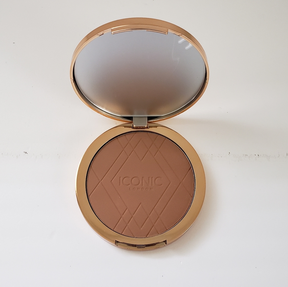 Iconic London Ultimate Bronzing Powder Warm Bronze